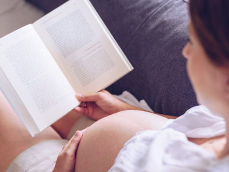 Lire à voix haute pendant la grossesse